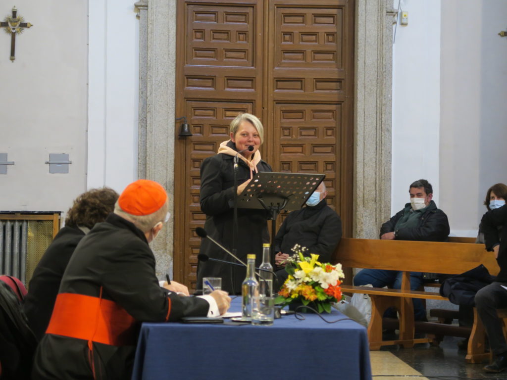 Une Eglise mère, avec les portes et les bras ouverts: les pauvres témoignent lors de la rencontre synodale de Sant'Egidio à Madrid avec l’archevêque, le cardinal Carlos Osoro